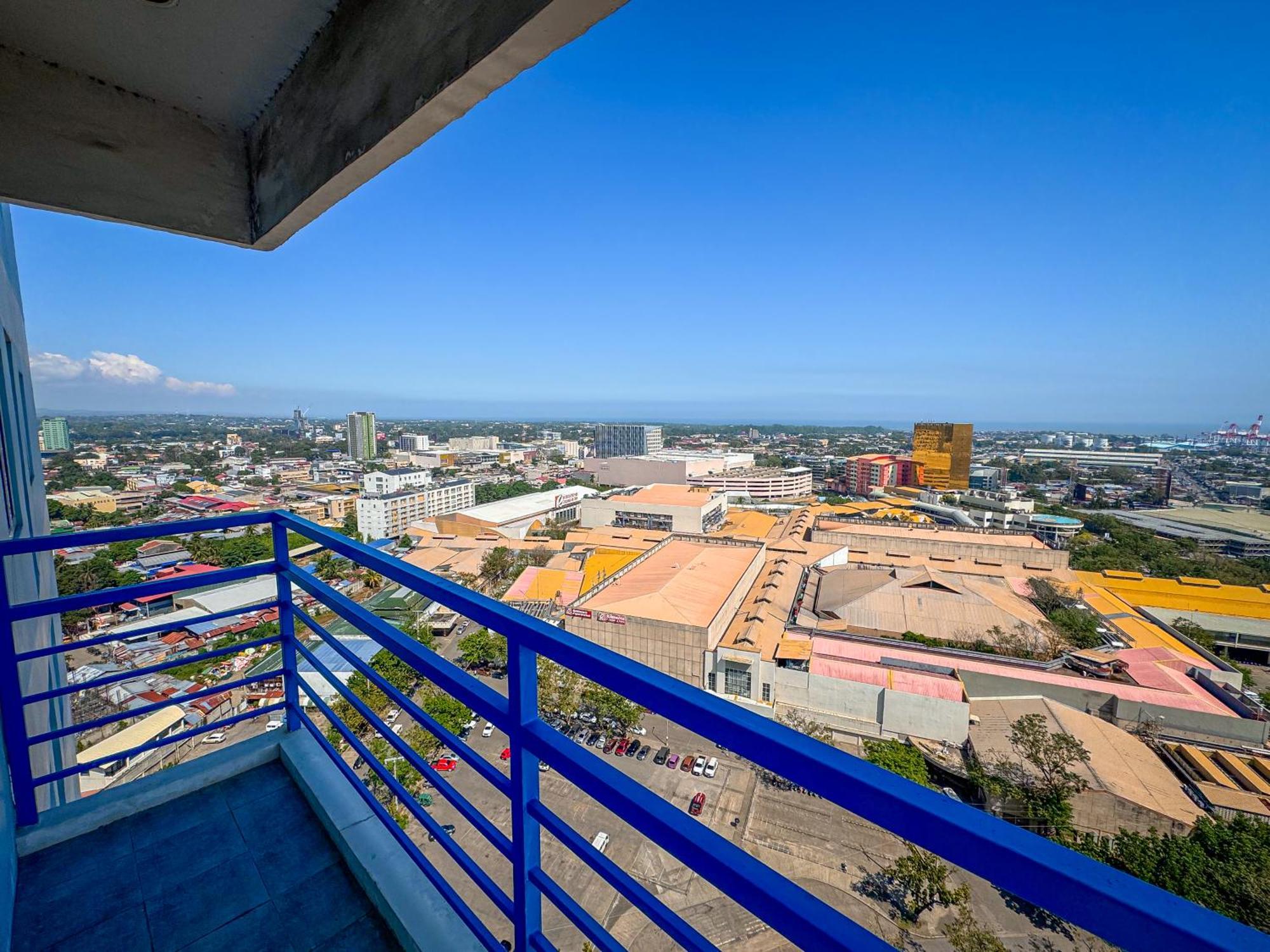 The Loop 2Br Fully Furnished Corner Unit W Balcony Daire Cagayan de Oro Dış mekan fotoğraf