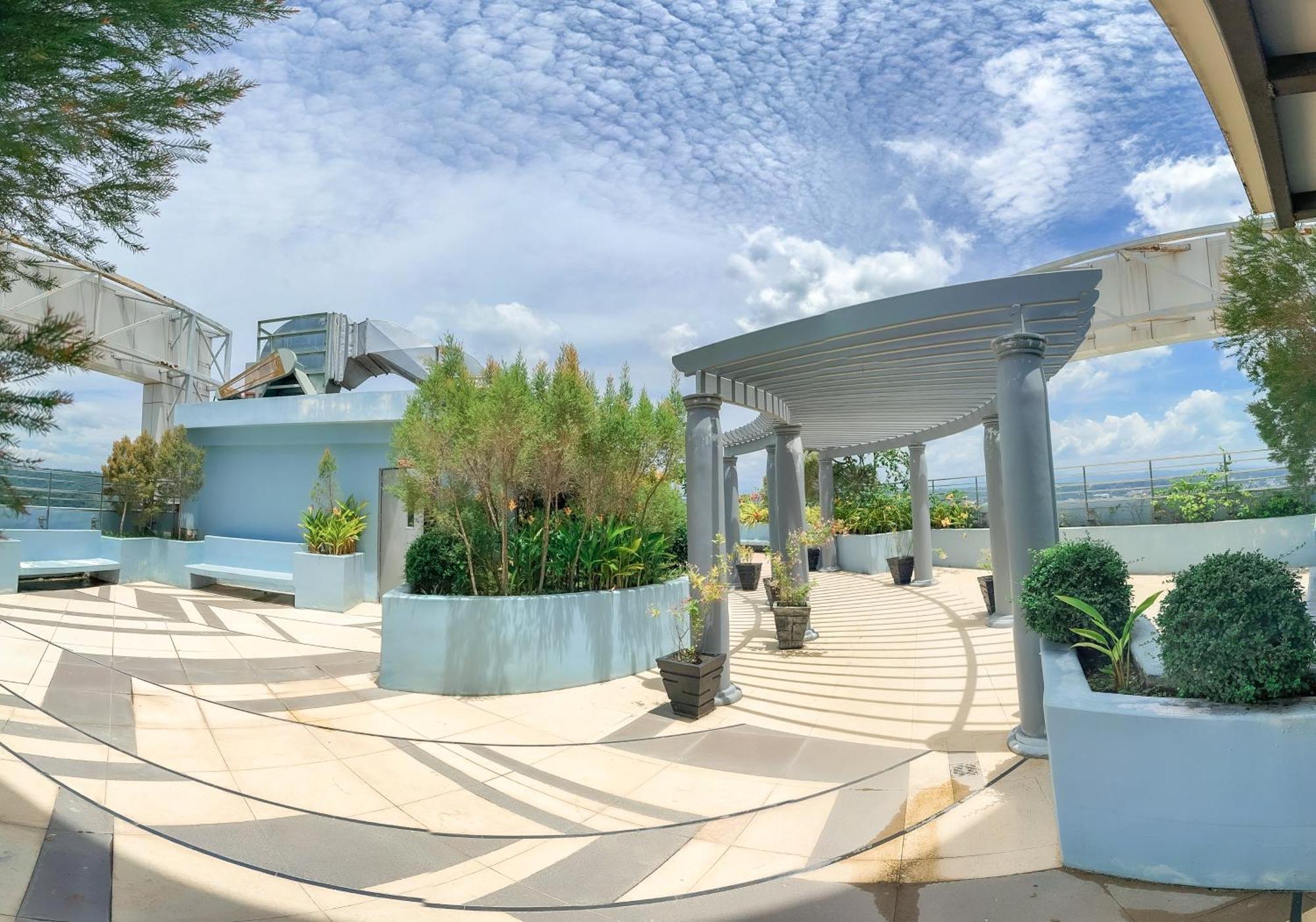 The Loop 2Br Fully Furnished Corner Unit W Balcony Daire Cagayan de Oro Dış mekan fotoğraf